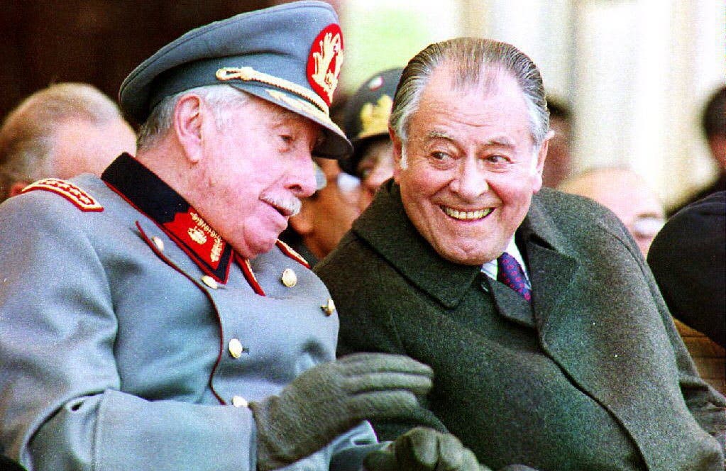 FerradaRafa's tweet image. Osea, ¿La Democracia Cristiana golpista va a ser parte del próximo gobierno de Jeannette Jara? ¿La DC q' fue culpable de la muerte de Allende, de 3.300 chilenos, de 500 militantes comunistas? Mi abuelo entre ellos. ¡Q' triste! Tengo en estima a Jara, ¡Pero esto es triste! No…