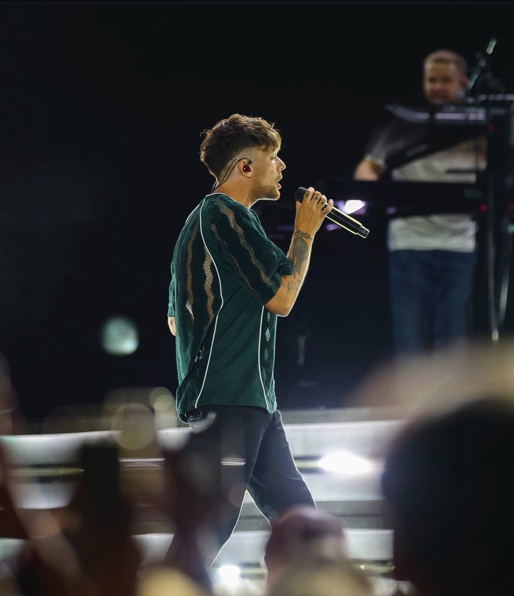 LouisPromoSquad's tweet image. 📲 Louis via the Lodz Summer Festival IG! #łodźsummerfestival
📸 lodzsummerfestival
27.7.25