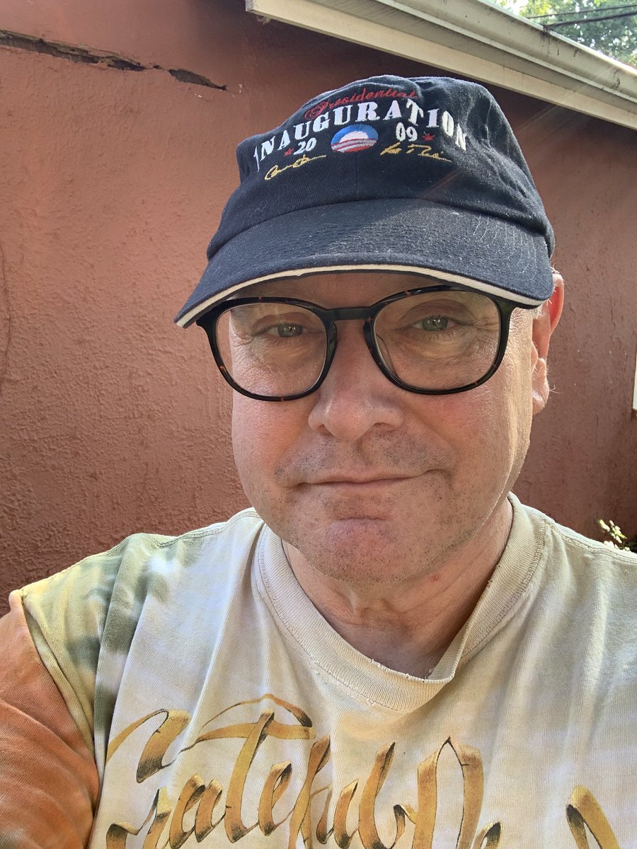 MarkKatzCK's tweet photo. Here’s a good rule: If it smells like bullsh!t, don’t let them feed it to you. Dig out your old Obama memorabilia and post a photo. Let them know you know bullsh!t when you smell it. https://t.co/qNRLth8CUe