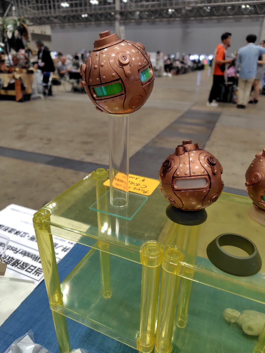 ihara165's tweet image. ワンフェス、本日のおしながき。

悪役令嬢転生おじさんより
1/10サイズ　屯田林憲三郎
プリンセスプリンシパルより
Cボール
同人誌の在庫も販売してます。