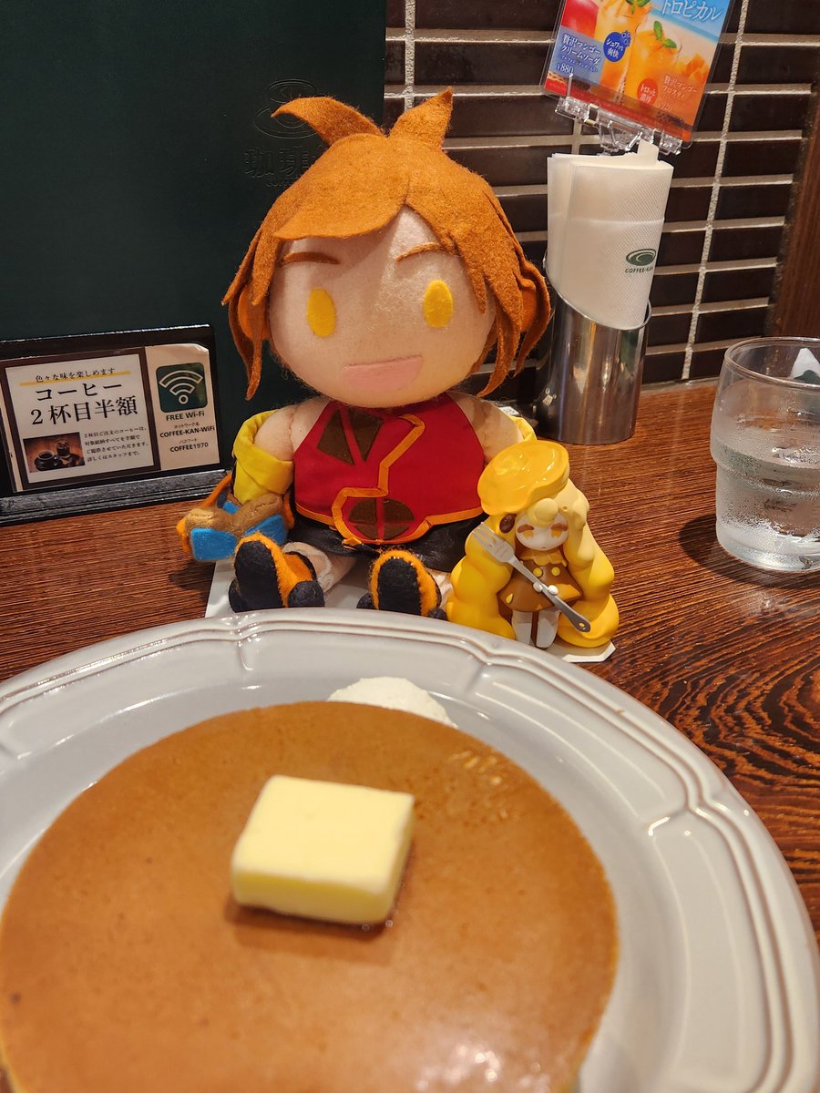 Fullmoon_0505's tweet image. おはようございます

早速 ご主人様🍁を御奉仕します
🥞：おてつだいするなのです！
🍁：冒険の前に食べておこう