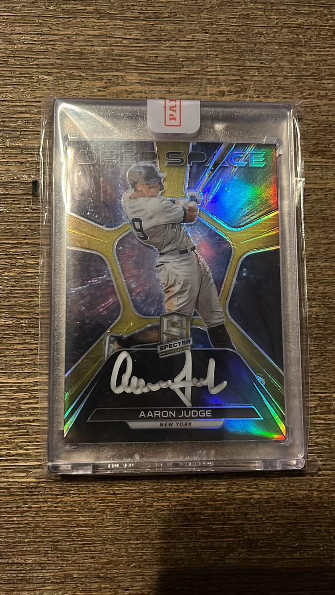 deanglass12's tweet image. Aaron Judge Auto /10

$650