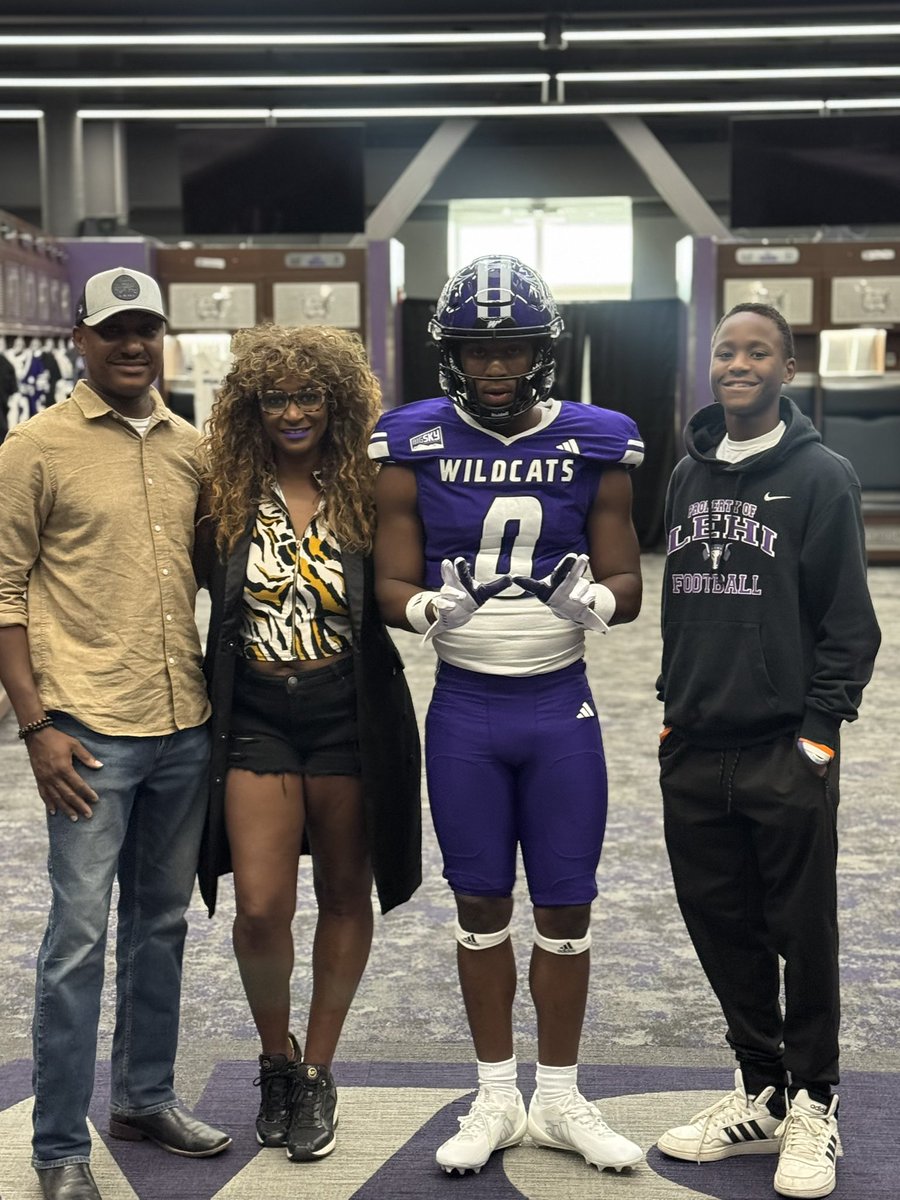 Devaughn_Eka's tweet image. Had an amazing unofficial visit at Weber State! Huge thanks to @Coach_Wright23 for having us. Really enjoyed touring the facilities and getting a feel for their football program.
@mmental7
@weberstatefb
#WeAreWeber #GoWildcats 🏈