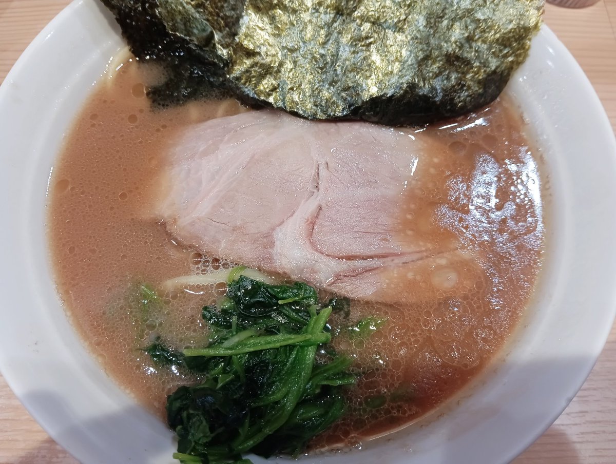 inageshirousagi's tweet image. 漢ラーメン室@錦糸町
ラーメン並
ライス食べ放題
全部普通

初来店
酒井製麺/モチモチ中太麺
大井町店譲りの優しいスープ/終盤カエシのエンミが効いてくる
トロ肉チャーシュー旨い
優しさにほっこりする旨さ
ネギチャー売切れ残念
ごちそうさまでした

#新中野系武蔵家
#五百鬼ノノシル
#罵倒民写真部