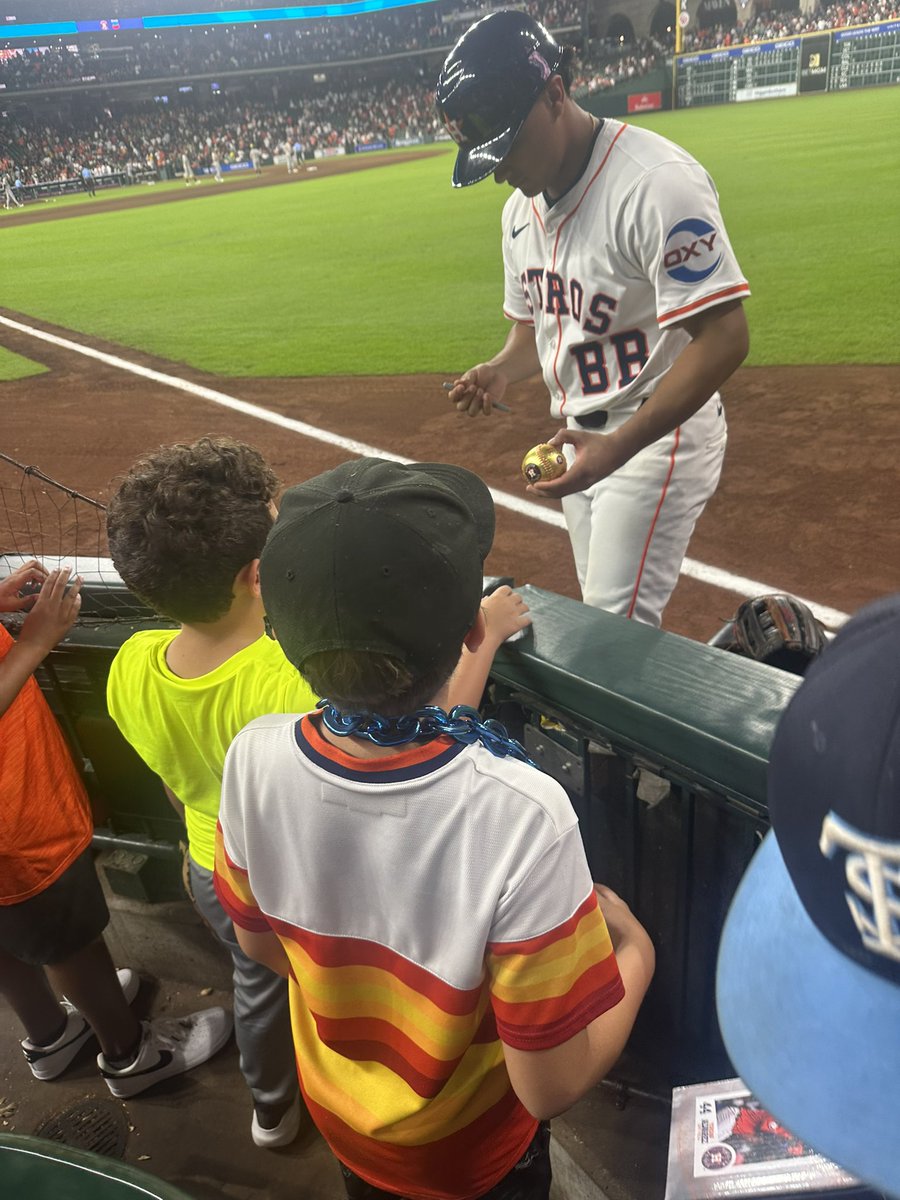 Ball boy signed 5+ balls tn. Man of the people