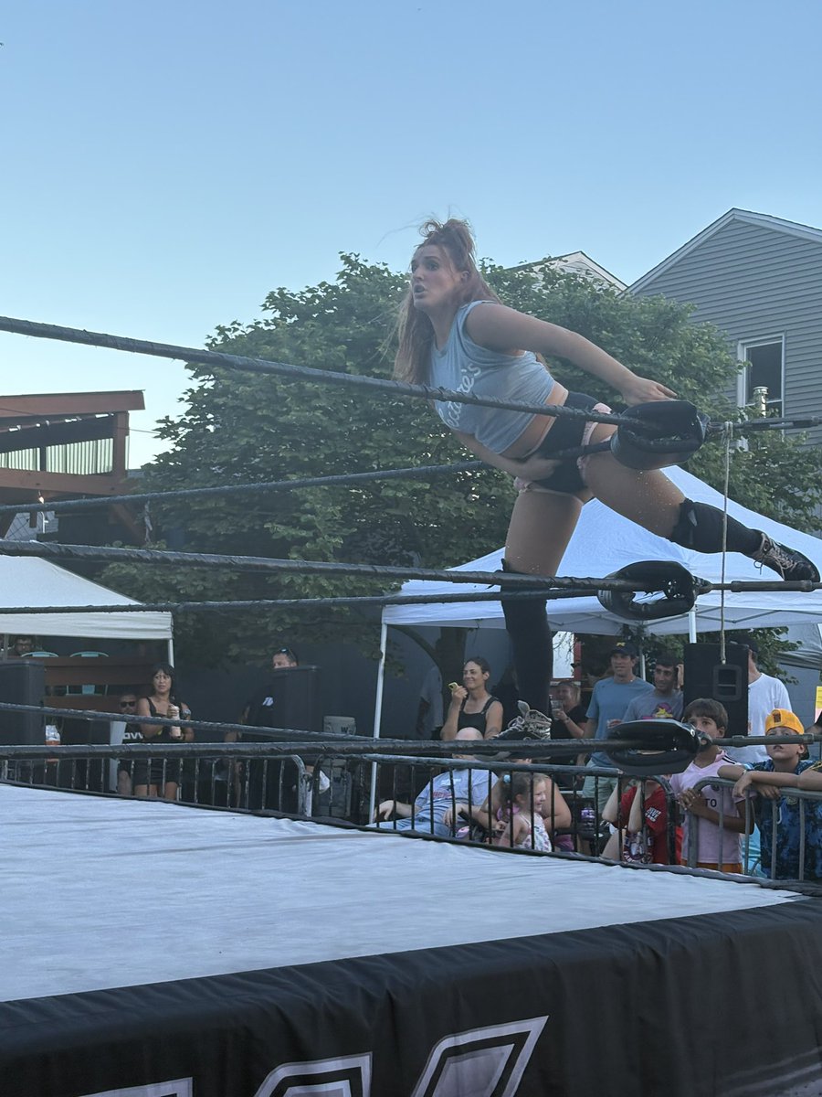 clintcarroll09's tweet image. Awesome @The_SophiaRose @ovwrestling