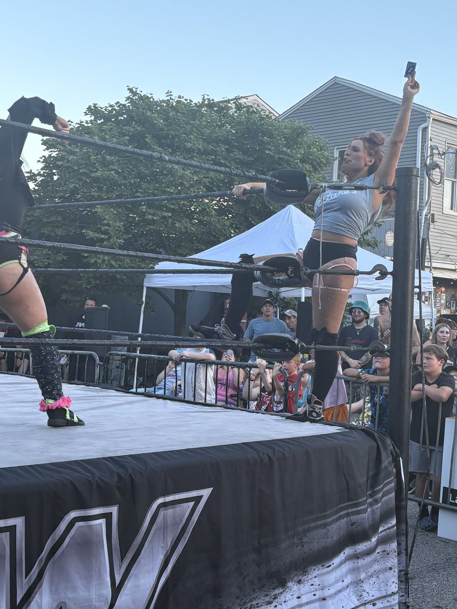 clintcarroll09's tweet image. Reverse!!! @The_SophiaRose @ovwrestling