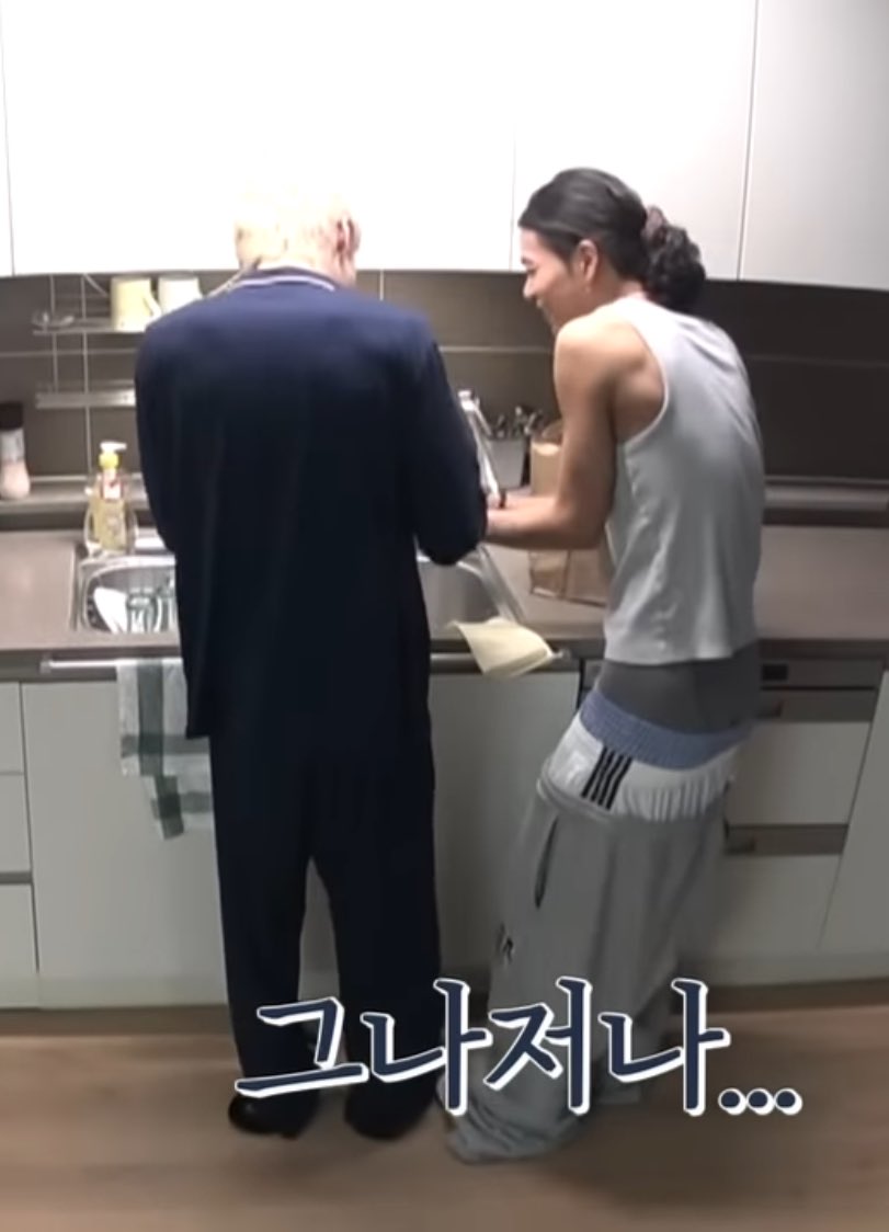 leeeeekyo's tweet image. 씨바하..
