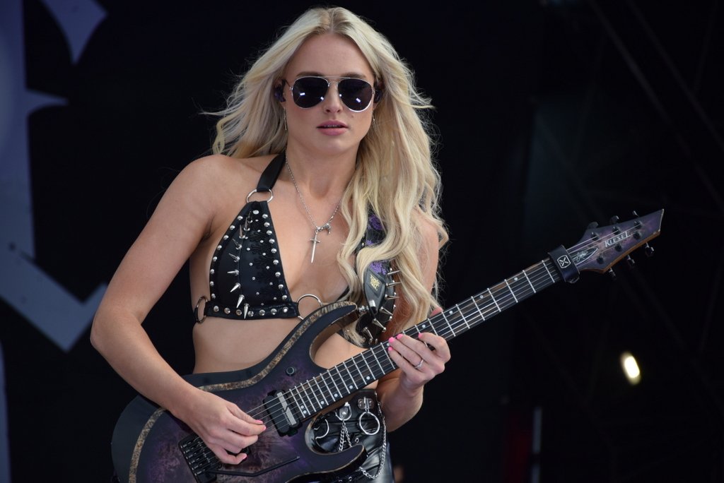 <a href="/SteelhouseFest/">STEELHOUSE FESTIVAL</a> 
#steelhousefestival 
#SophieLloyd 
<a href="/PlanetRockRadio/">Planet Rock</a>