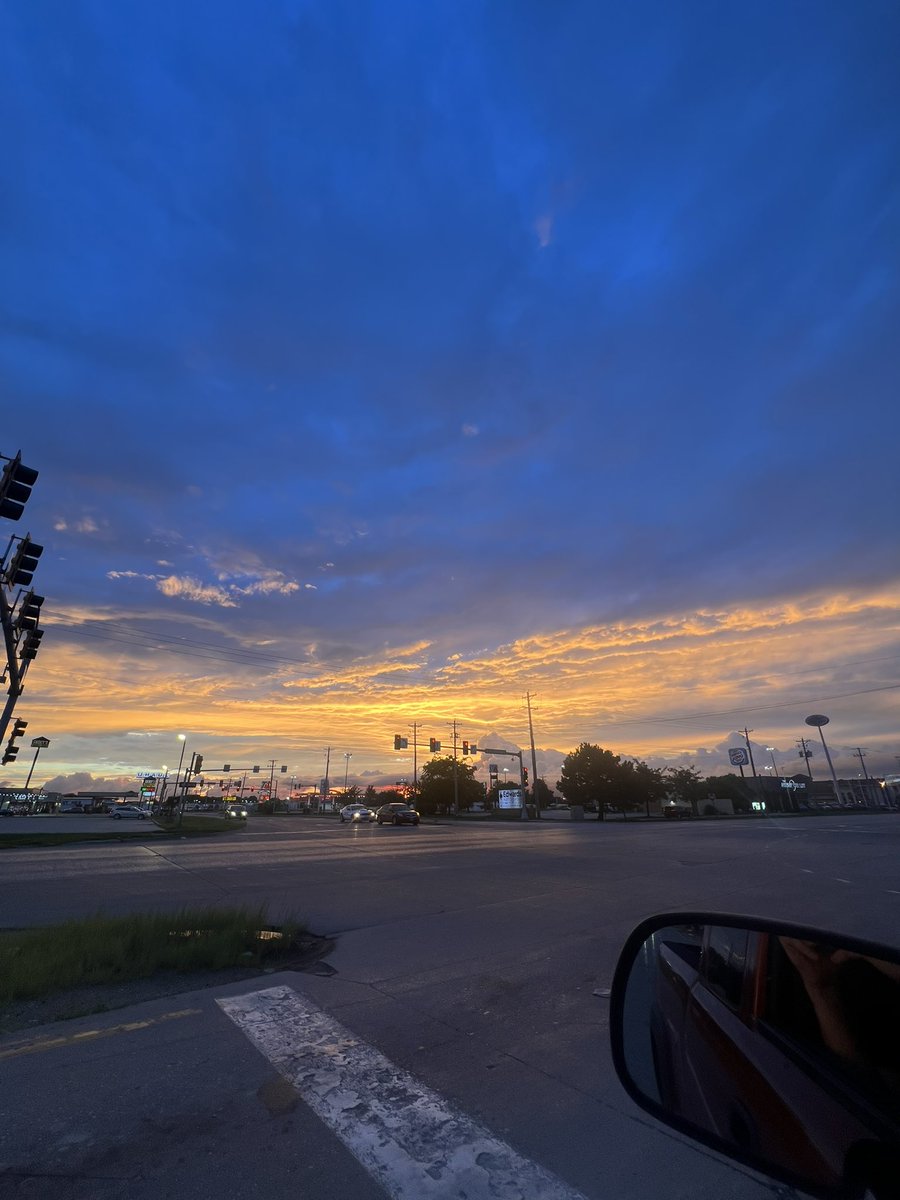 BlueCollar_AN0N's tweet image. Lovely evening. Howβs everyone doing?