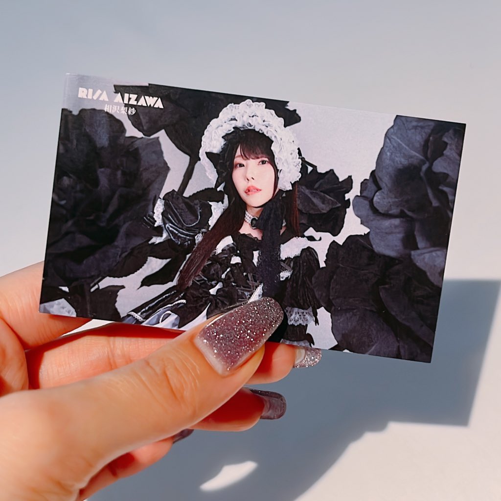 RISA_memesama's tweet image. 臺北にて #りさたん2025 の写真で作ったお名刺を世界最速配布😌せっかく来てくれた人に少しでも何か持って帰って貰いたかったので、この日に合わせて製作していただきました〜🙏✨特典会会場にて🩵