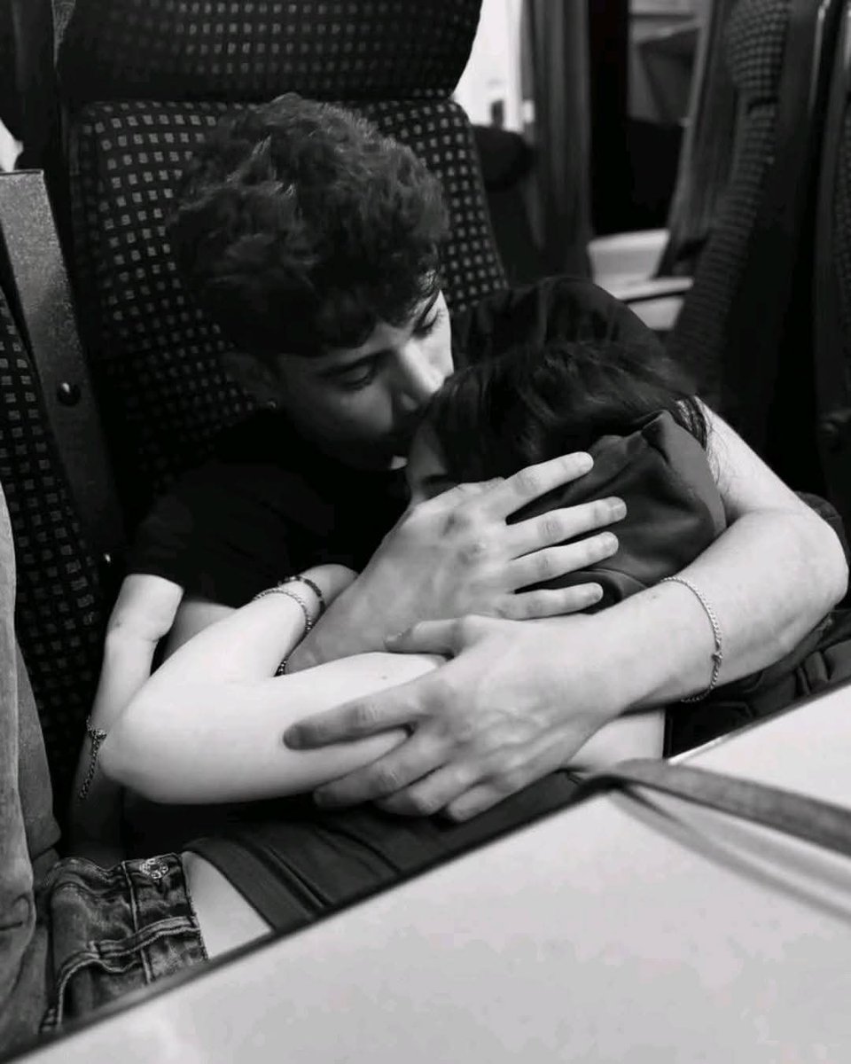 في عالم مليء بالضوضاء، حبك هو هدوئي.♥️✨