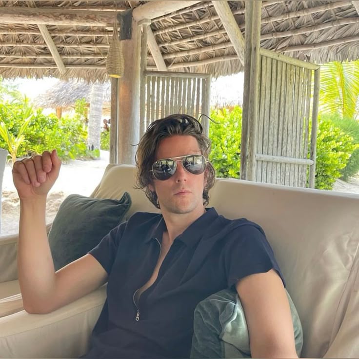 dailyDWeekes's tweet image. Long hair Weekes i adore u