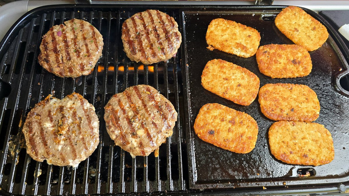 MailboatN's tweet image. After a float down the river, dinner is ready. Blue cheese burgers, cowboy burgers, dogs, marinated then grilled tofu, beans, and flat top potatoes.
Now clean up...