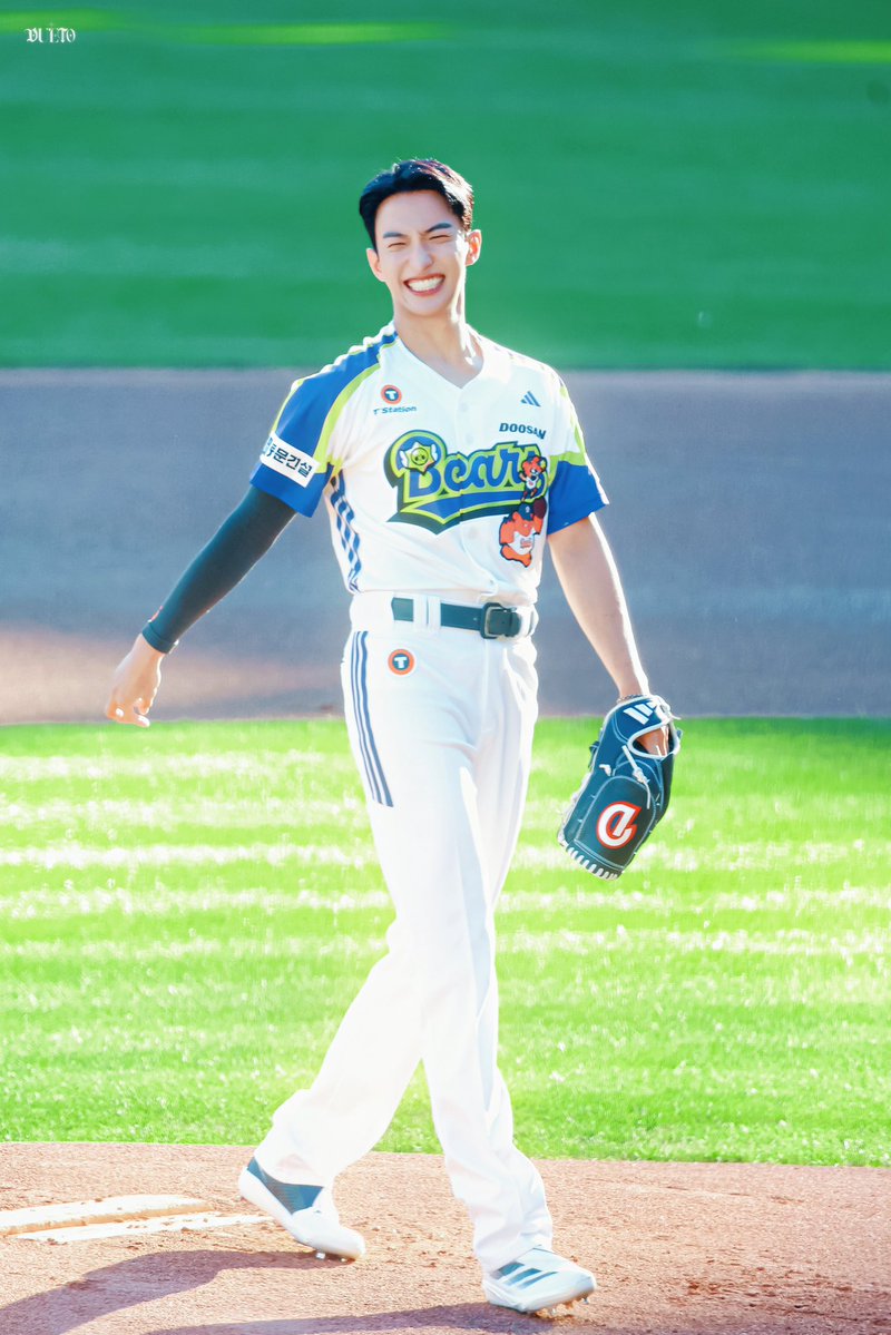 Mio_gyu91's tweet image. The happiness virus made me never stop smiling because of his beautiful smile 🥺❤️❤️