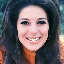 DrBuzz_Forensic's tweet image. Singer Bobbie Gentry was #BornOnThisDay, July 27, 1942. Known for her #Southern Gothic narrative "Ode to Billie Joe" (1967), 4 weeks at No. 1 on the Billboard's Hot 100 chart. In all -Gentry charted 11 singles on the #Billboard Hot 100. Wishing BEST #birthday 83 years YOUNG #BOTD