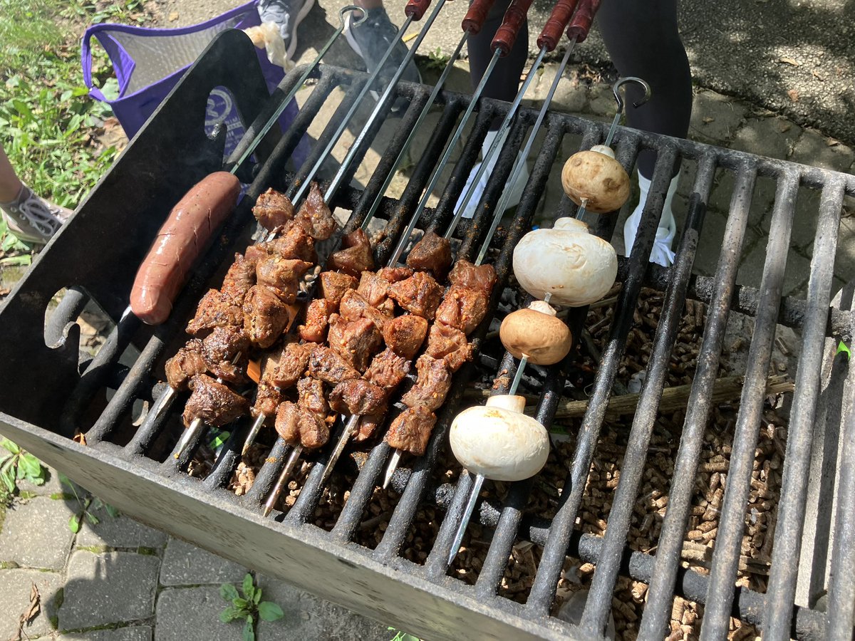 SigmaFacto's tweet image. Summer Grill Heave Of Ou Lab (SGHOOL) and families!