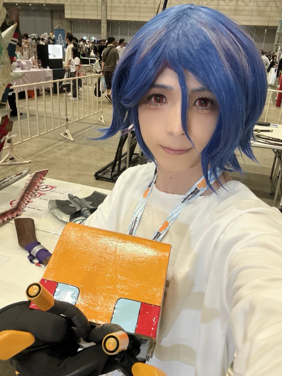 hori_d's tweet image. 本日のコスプレはジークアクスのシュウジくん!
コンチも一緒です🍊
#WF2025S
#コスプレアイテム体験