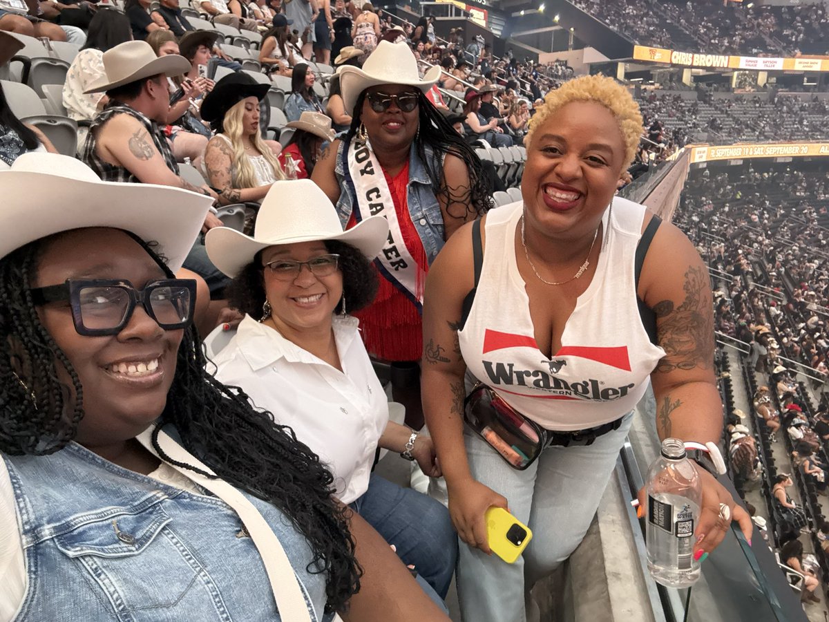 traceyecorder's tweet image. Buckin 🤠 #CCTFinalRide #NationalDayOfTheCowboy
