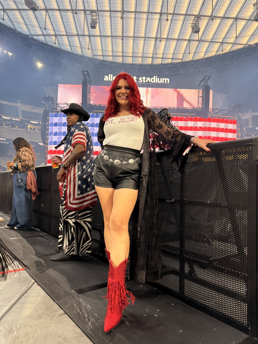 EmLen_'s tweet image. COWBOY CARTER ITS TIME TO STRIKE A MATCH ONE FINAL TIME 💃🏻🥹 #CCTFinalRide
