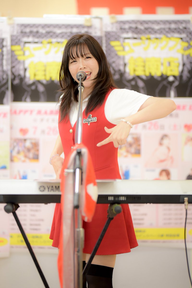 photokamera0's tweet photo. ダイエー桂南の「桂南ミュージックフェス 」で パワフルで楽しい、西村加奈さん@hakanakikana　です！
#西村加奈 #シンガーソングライター #桂南ミュージックフェス #鍵盤弾き語り https://t.co/J6tUtdEVG6
