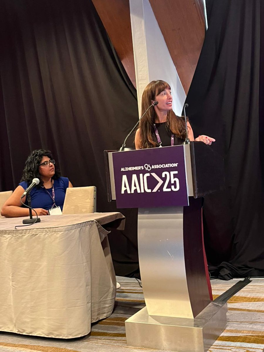 PEERSPIA's tweet image. Amazing afternoon at @ISTAART PIA DAY at #AAIC2025!
Our session "From Idea to Impact: Crafting a Compelling Elevator Pitch" was full of energy, creativity, and connection. Thank you to everyone who joined us!