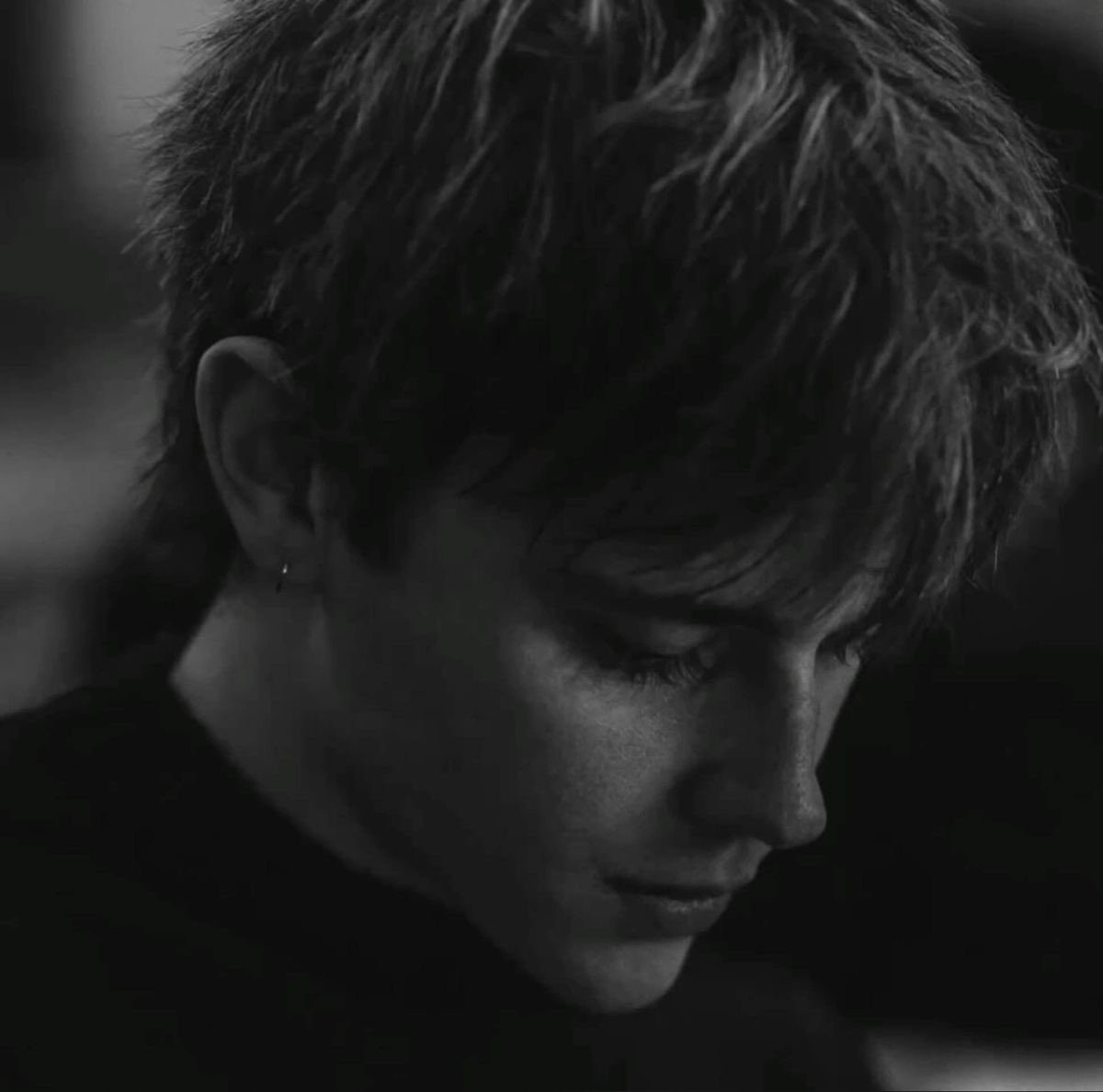 lydscrows's tweet image. put on little hoop earrings and i’m feeling like this version of jack wolfe