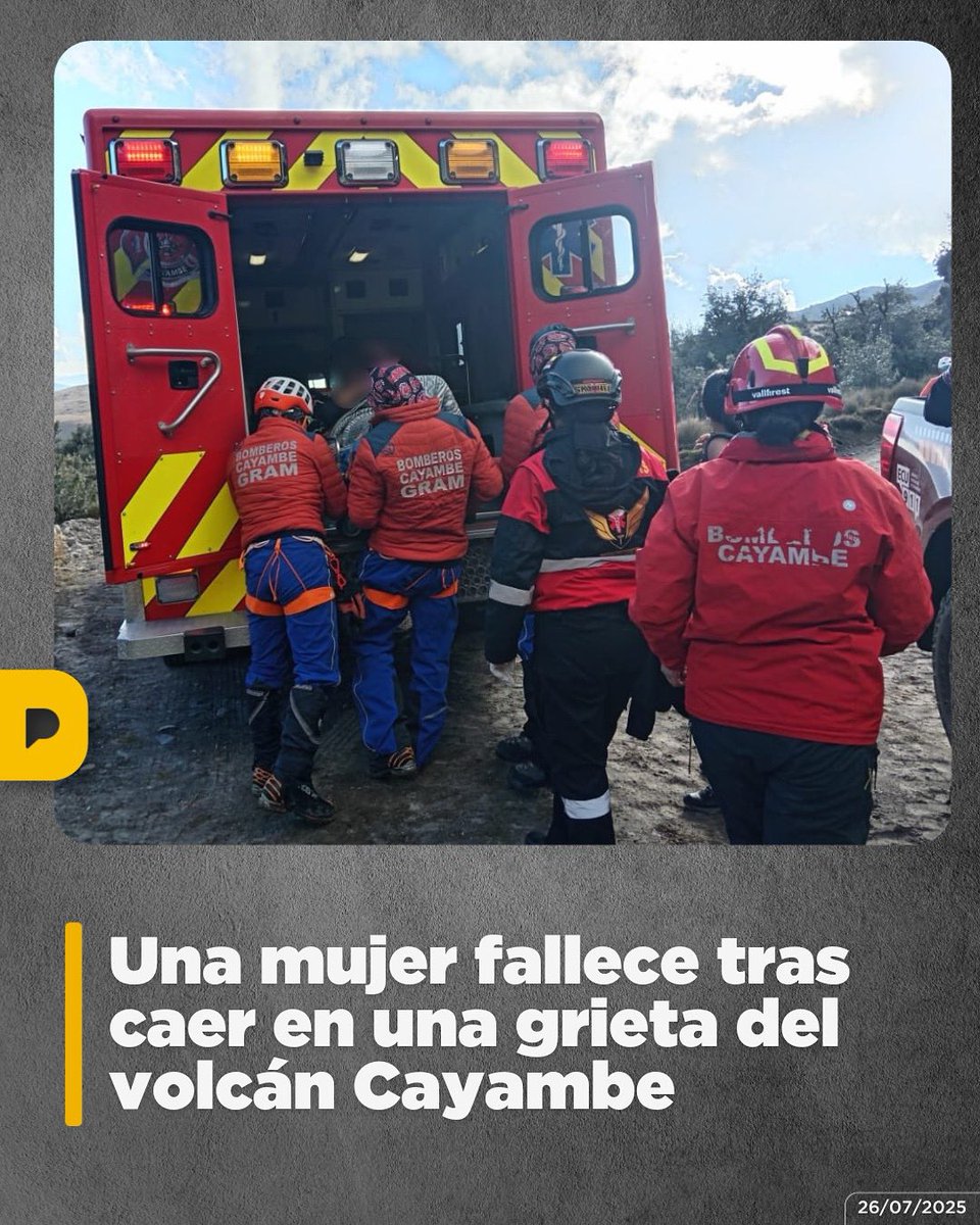 LaPosta_Ecu's tweet image. Tragedia en el volcán Cayambe 🏔️ Una mujer falleció tras caer en una grieta cerca del refugio del volcán Cayambe. Bomberos y Policía realizaron labores de rescate en condiciones difíciles. Un hombre herido fue atendido y se investiga si hay más personas atrapadas.