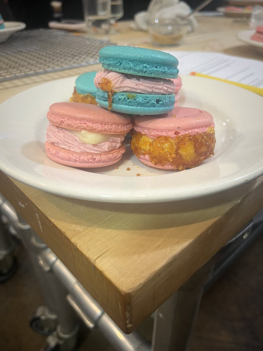 JTLOnTheMic's tweet image. I learned how to make Macrons today