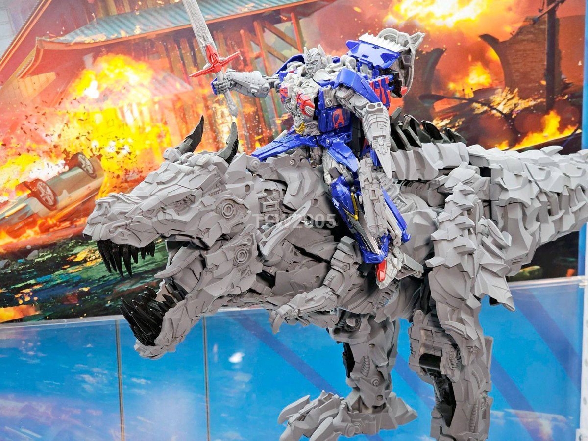 bumblebee200212's tweet image. マスクオフオプのクオリティ半端ないな…というかネメシスプライムなのに目水色なの？