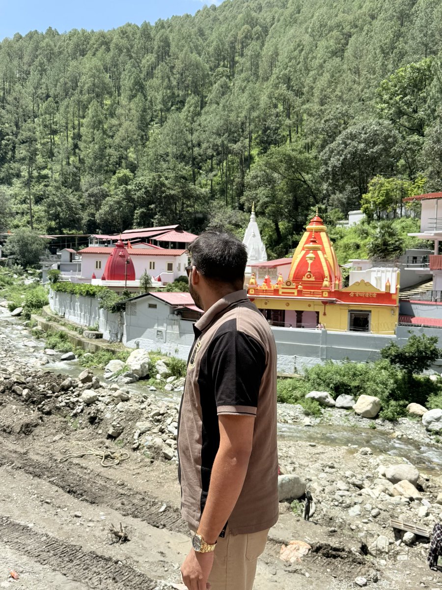 ShubhandraN's tweet photo. केची धाम में बालाजी महाराज व नीम करोली बाबा जी दर्शन कर आशीर्वाद प्राप्त किया! #neemkarolibaba #kechidham #Uttrakhand https://t.co/iheelYD9Lu