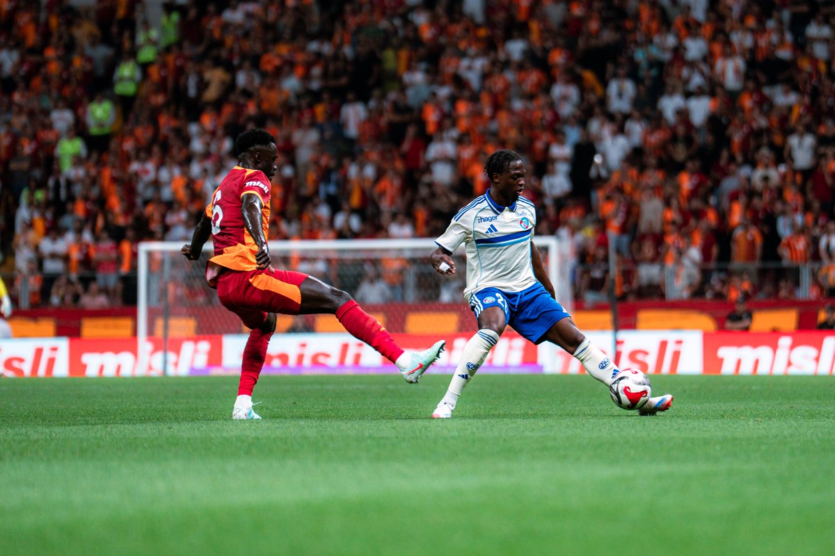 RCSA's tweet image. ๐ฅ๐ฒ๐๐ผ๐๐ฟ ๐ฒ๐ป ๐ถ๐บ๐ฎ๐ด๐ฒ๐ sur le deuxiรจme match amical face ร Galatasaray ! ๐ธ
#LaForceDunePassion | #GSKRCSA
