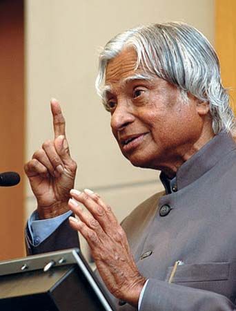 Ansari5k's tweet image. "हिंदुस्तान को उन लीडरों से बचाओ जो मुल्क की फिज़ा बिगाड़ रहे हैं और आवाम को गुमराह कर रहे हैं।"
"जिस दिन हमारे हस्ताक्षर (सिग्नेचर),ऑटोग्राफ में बदल जाएं,समझो सफलता मिल गई"
कलाम सर की देशभक्ति सिर्फ भाषणों तक सीमित नहीं थी बल्कि उन्होंने युवा प्रेरणा, नैतिक नेतृत्व में भी दिखा।