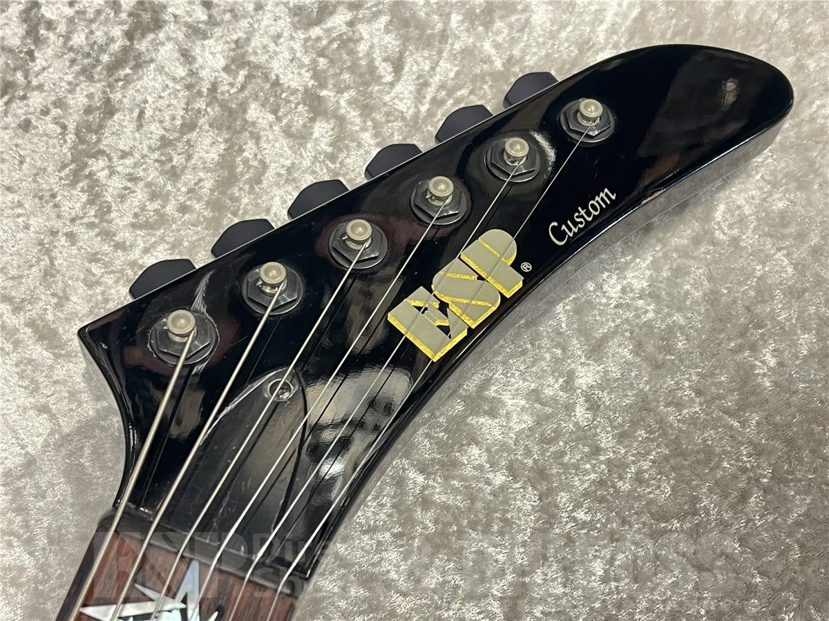 Used ESP JH-2 now in stock! ! 

Although it shows signs of use overall, it is still in good condition with original specs and can be used 🎸
The Black Diamond Plate looks have captivated many players 🤔

For inquiries, please visit our store or email us!

email→nagoya@bigboss.jp