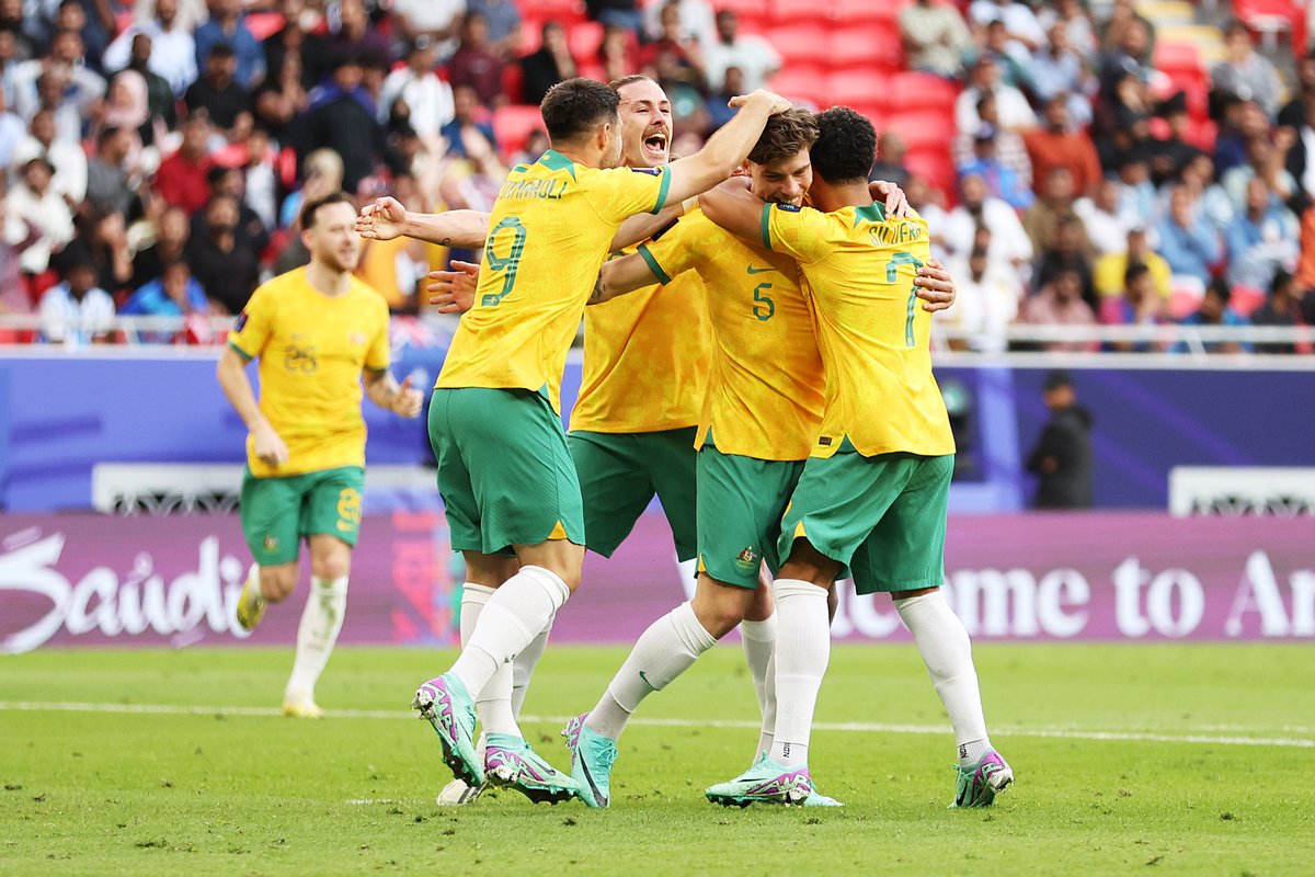 Socceroos's tweet image. First goal feels ⚽🤗🇦🇺✨

#Socceroos #ForeverGolden