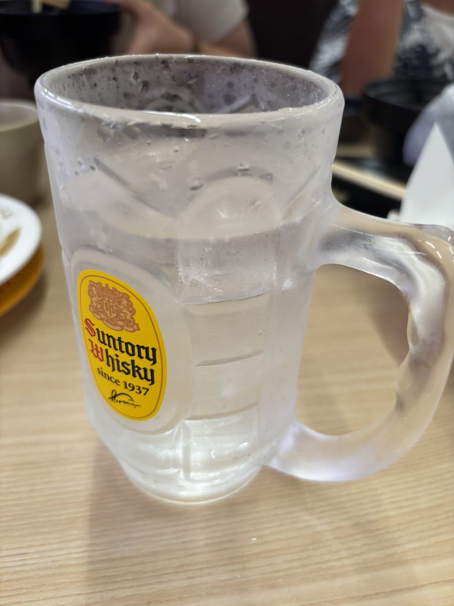 sudoakiy's tweet image. 今日は家族でスシローに来た🍣
鮪フェアやっていて、期間限定でしゃりが赤しゃりだったのもよかった