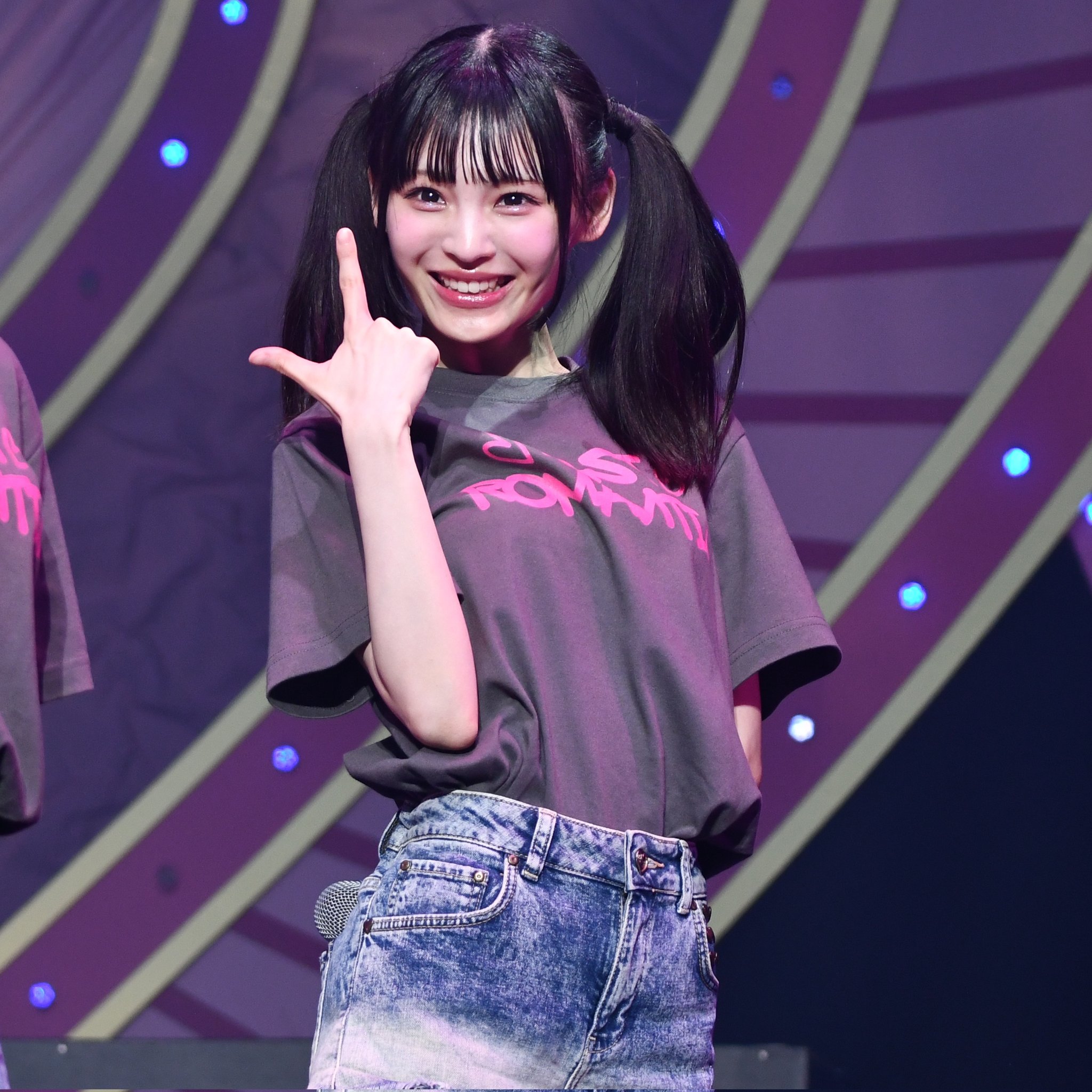 NMB48新澤菜央 直筆サイン入りチェキ 8周年記念ライブ会場クレーンゲーム景品 4-g077 新澤菜央 NMB48 クオカード ぎこち