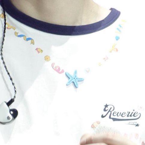 parkyoonhee65's tweet image. Chanbaek and the starfish necklaces..⭐️
#chanbaek #찬백
