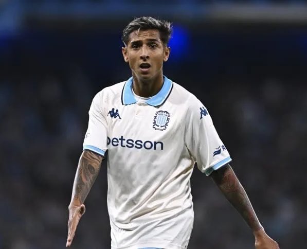 Racing NO DEBE vender a Almendra

Y menos después de ver este espanto de equipo y con Zuculini roto. El pecho frío de Richard Sánchez no es una opción

Milito, NO LO VENDAS, por más que sólo juegue 45 minutos