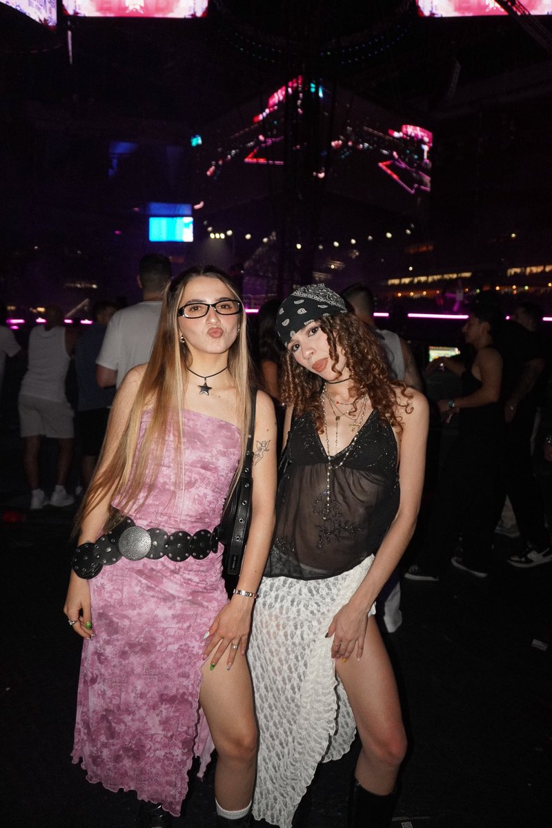 raineeelis's tweet image. briiiiiii💘