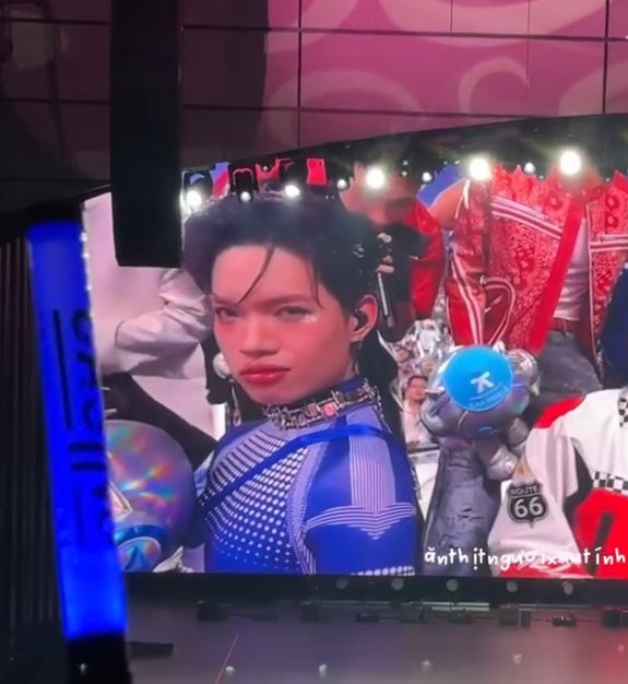 nunpham06's tweet photo. Trời ơii em sướng quá cả nhà ơii #PhapKieuxConcertATSHLasVegas 
Cre: ănthịtngườixấutính https://t.co/mG8owACzfU