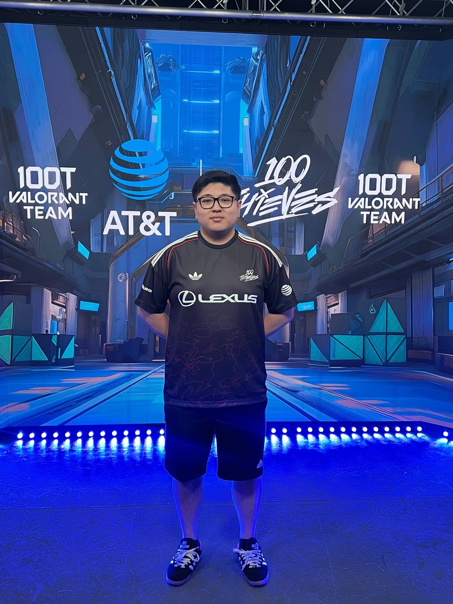 KessVLR's tweet image. Looking forward to linking up with everyone at the @ATT Meet & Greet at the @100Thieves Summer Block Party. Stop by to come say hi and we can grab a quick photo.
Appreciate the support always!