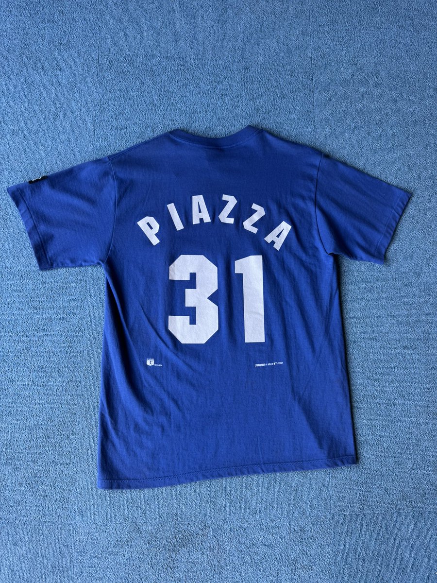 mirage029's tweet image. .
.
" Dodgers " ⚾️
.
Los Angeles & Brooklyn❤️🔥
.
No.31 PIAZZA STARTER x MLB 1994⚾️🏷️🆕
.
人気のドジャースのアイテムの中でも、
希少なブルックリン時代のベースボールシャツや、
90sのグッドデザインなTシャツも入ってます🙌
.
是非チェックして下さい✅
.
大洗シーサイドステーション2階
Mirage