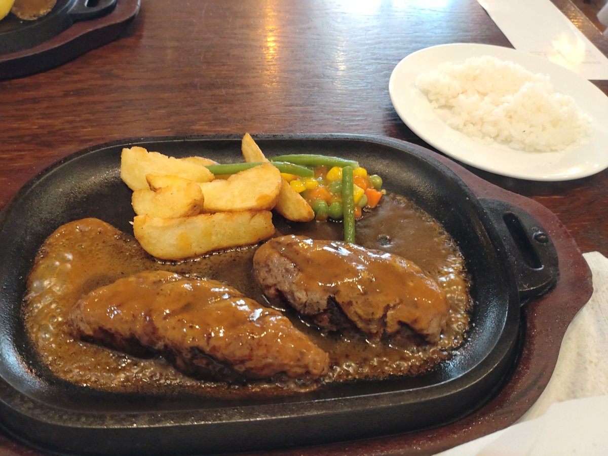 usr91_tossy's tweet image. ご飯食べた後って仕事したくないよね（仕事しろｗ）