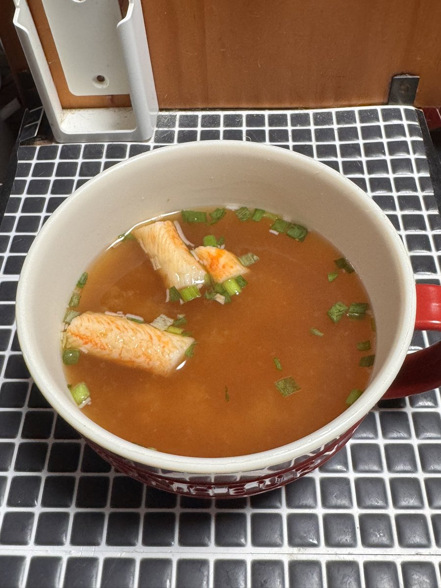 necome_titan's tweet image. お昼にカニ汁飲む‼️

…ほぼ……………カニ……