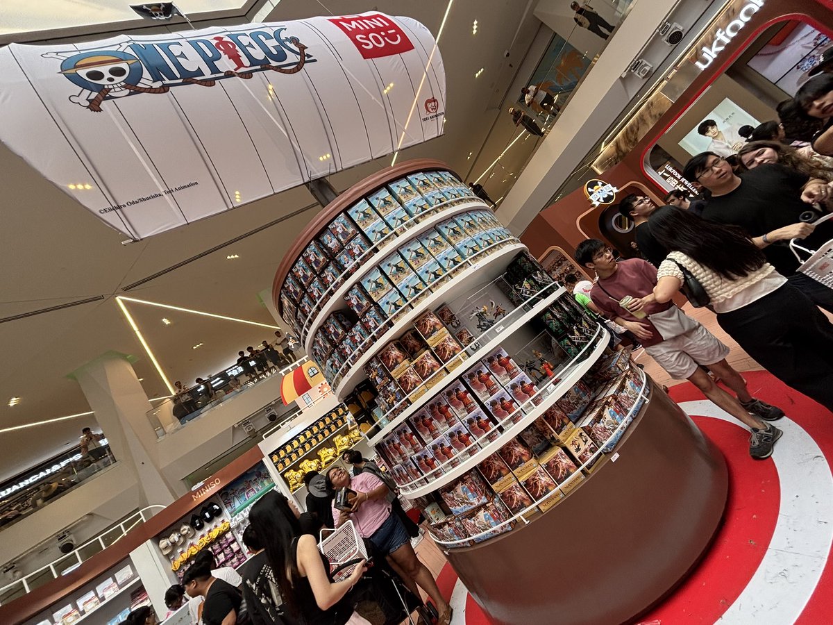 aaronspokesnaps's tweet image. I visited the #onepiece x #miniso pop-up in NYC today! As someone who grew up watching and reading One Piece, this was such an amazing experience!

#opminisousa #pokemon #pokemongo #GOSnapshot #ポケモンGO #PokemonGOAR #GOSnapshotCelebration #nyc #ワンピース