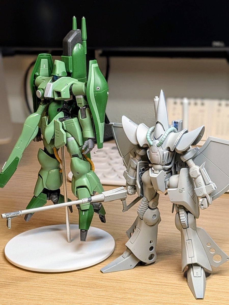 wheelgmbh's tweet image. 2個同時製作、楽しいなぁ