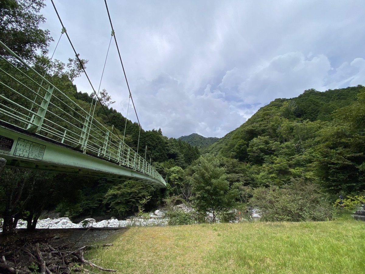 NishitanzawaVC's tweet photo. 朝8時の気温は24.1でした。
天気は晴れ。
お昼の気温は29.1℃です。

ユーシンブルーを見に行かれる方が多くなっています。ユーシンブルーが見られる玄倉ダムまでは往復で10Km以上、標高差約800mほどで途中真っ暗なトンネルがあります。ライトを持参するなど、事前準備をして見に行ってください。 https://t.co/g8al2NDSEj