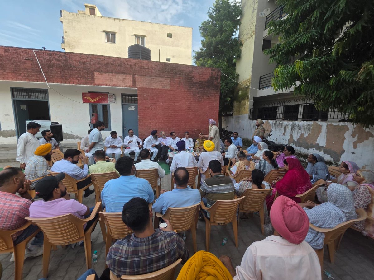 ManishTewari's tweet image. Dedicated CCTV cameras for safety of Khuda Lahora & Khuda Jassu from MPLADS funds.Interacted with residents of Ward No 1 CHD along with Jaswinder Kaur Councillor Ward No 1 from @ChandigarhAAP , @LUCKYHSINC President @INCChandigarh, @ChanderMukhiS