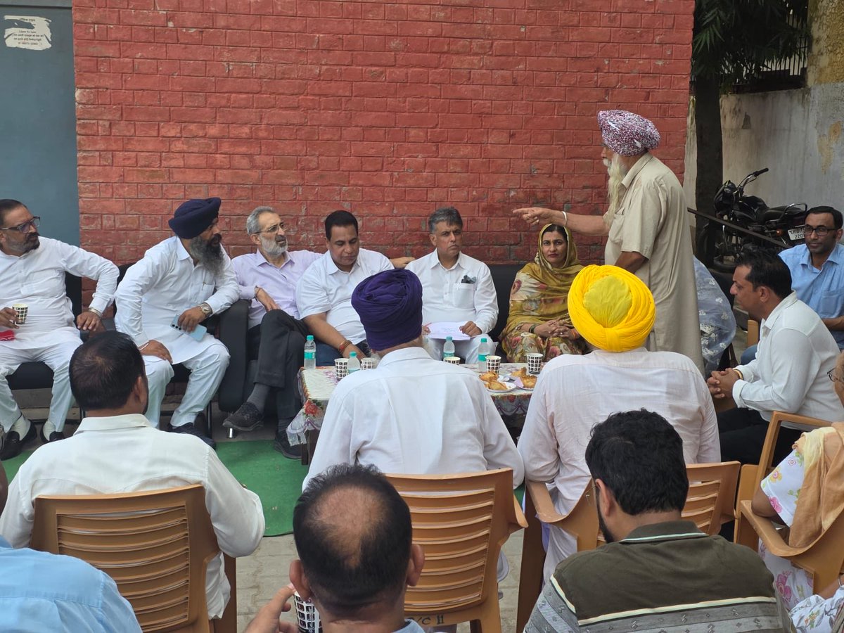 ManishTewari's tweet image. Dedicated CCTV cameras for safety of Khuda Lahora & Khuda Jassu from MPLADS funds.Interacted with residents of Ward No 1 CHD along with Jaswinder Kaur Councillor Ward No 1 from @ChandigarhAAP , @LUCKYHSINC President @INCChandigarh, @ChanderMukhiS